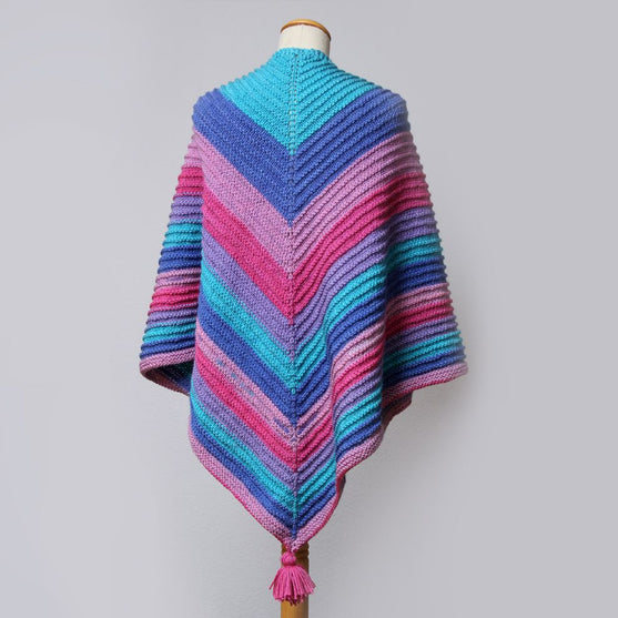 Knitted Shawl with Ridge Pattern
1