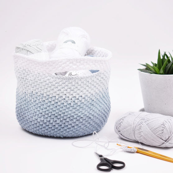 Crocheted Yarn Bag – Tone in Tone
2