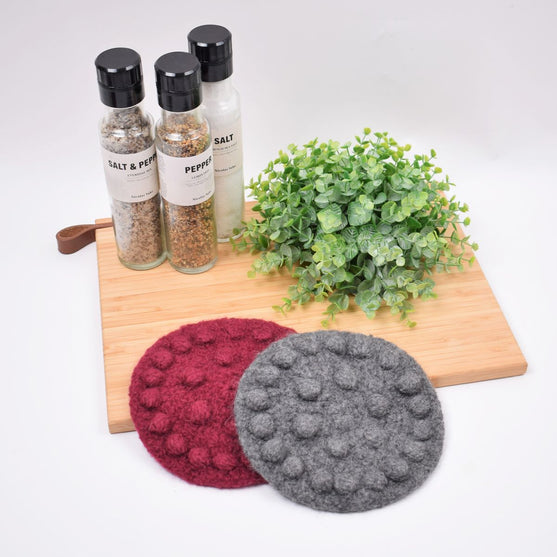Trivet with flower motif
4