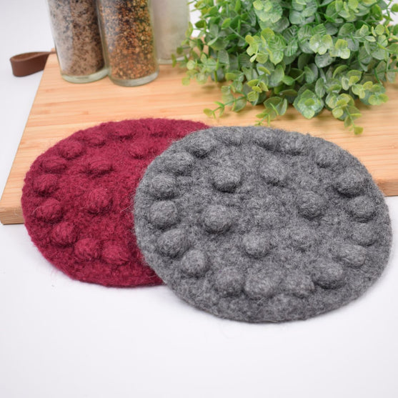 Trivet with flower motif
2
