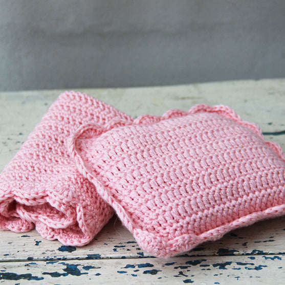 Teddy with blanket and pillow - Trunte
3