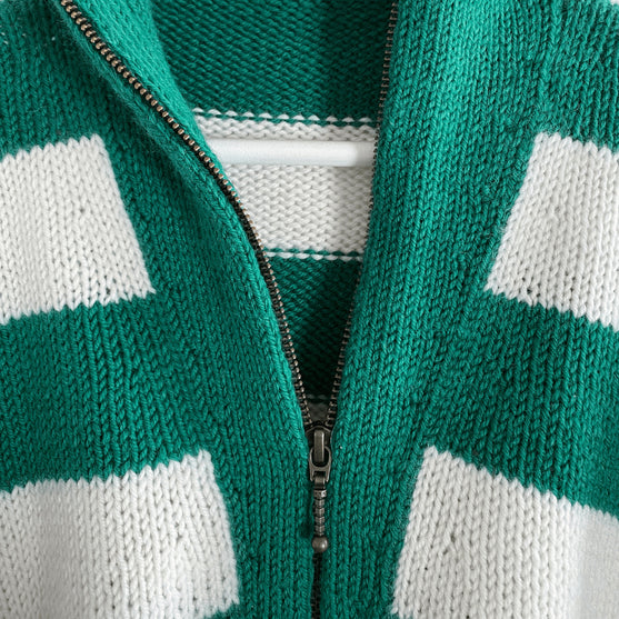 Zipper Sweater
5