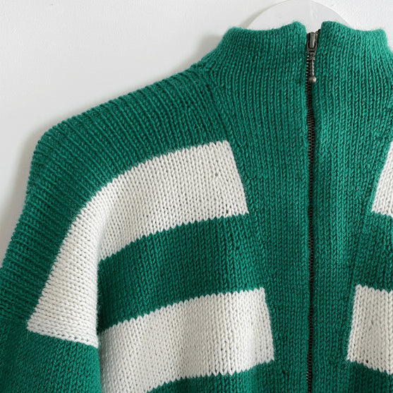 Zipper Sweater
6