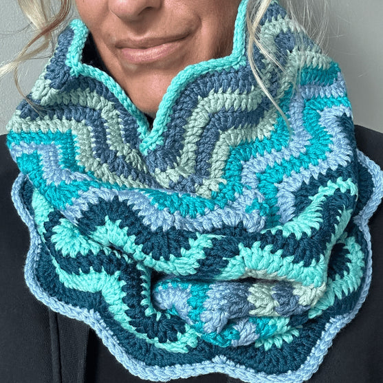 Blue Tides - Cowl
2