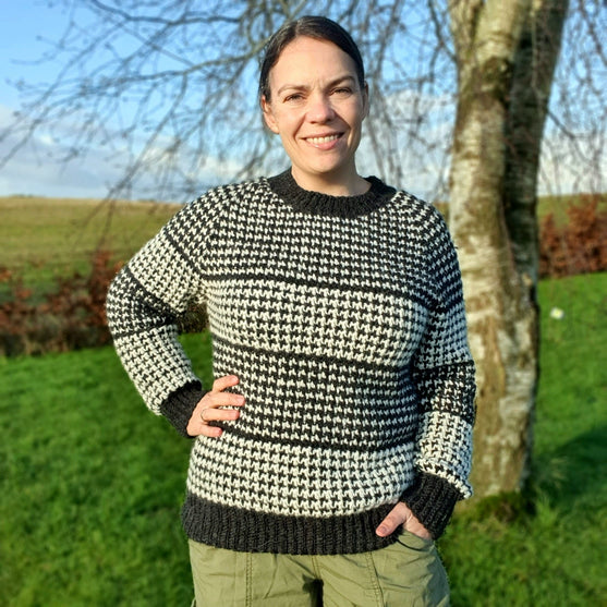 Houndstooth Harmony - Sweater
1