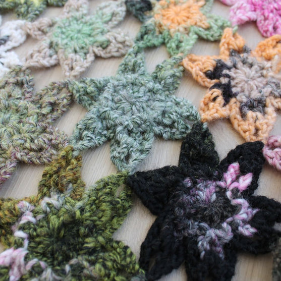 8030-388 Châle À Fleurs
2