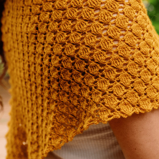 Grisaille - Châle Triangulaire Ajouré
3