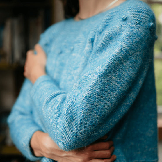 Adorned Pullover - Pull Empiècement Mousse
5