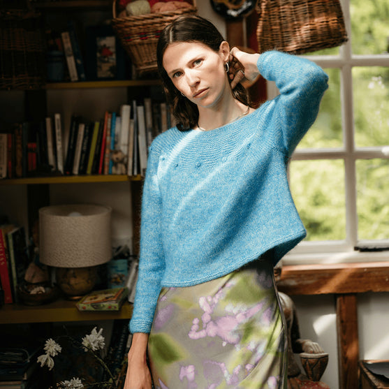 Adorned Pullover - Pull Empiècement Mousse
7