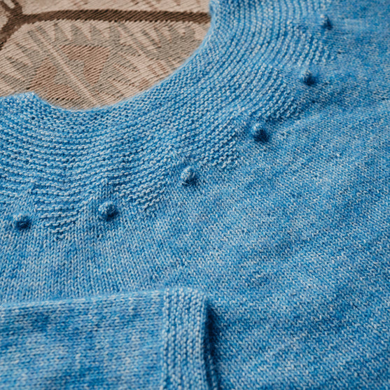 Adorned Pullover - Pull Empiècement Mousse
10