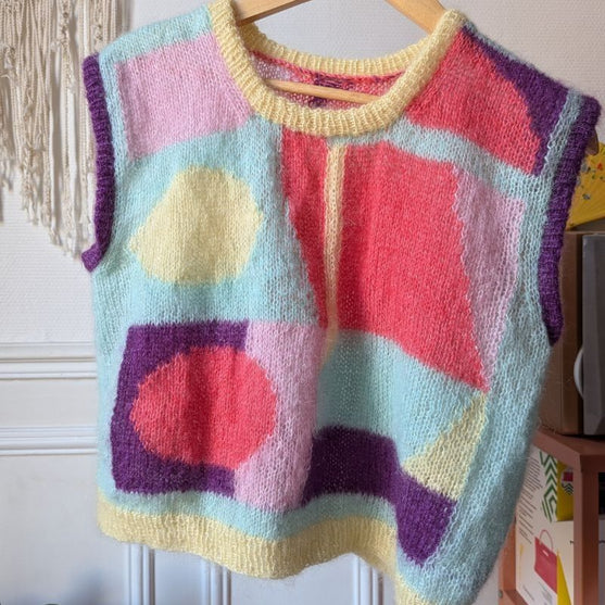 Vasarely - Pull sans manche
4