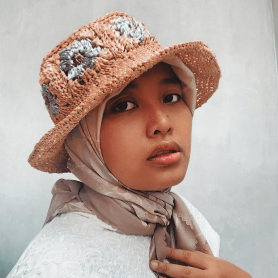 Daisy Boater Hat
12