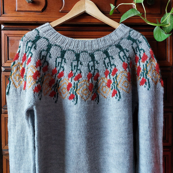 Autumn Berries - Sweater
1