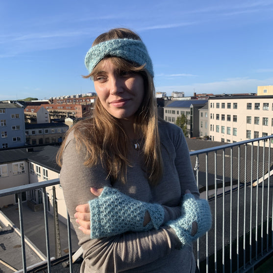 Soft Twist - Mittens and Headband
4