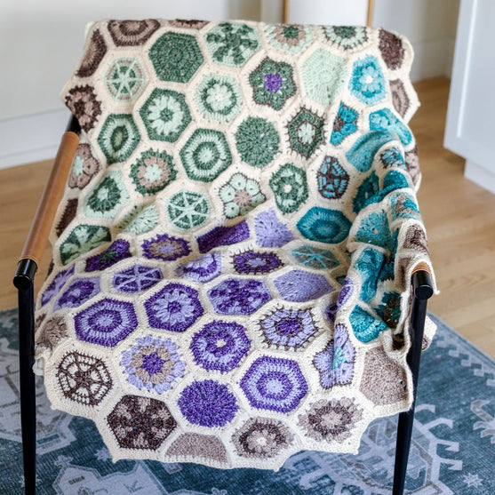 Aura - Motif Lapghan - #FrostandBloomCAL
7