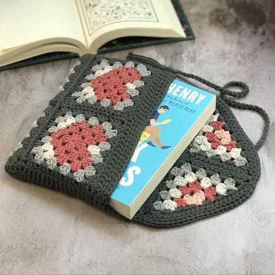 Stevie - Book Cozy
3