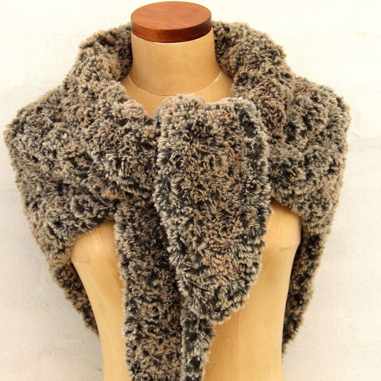 Granny Shawl Fur Lux
6
