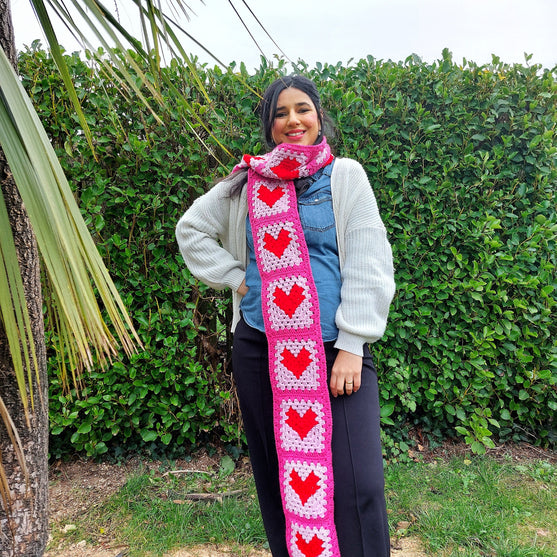 Queen of Hearts - Scarf
2