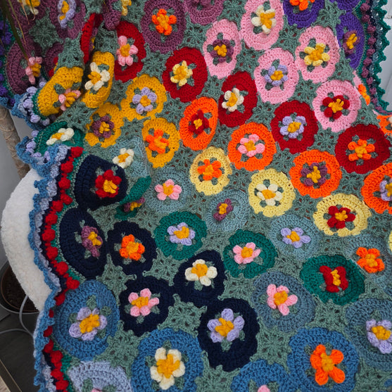Macaroon Blossom - Blanket
3