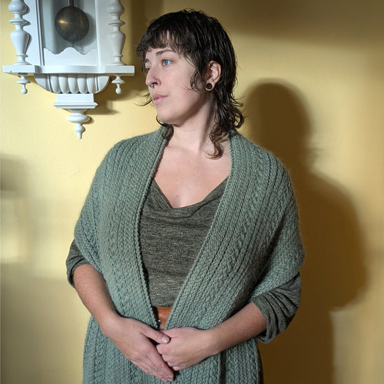 Tröska - Sweater Shawl
3