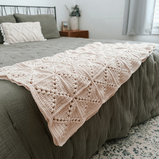 Cozy Corner - Blanket
4