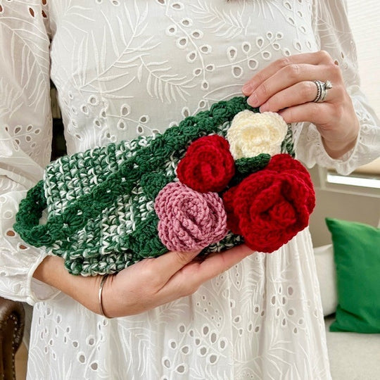 Rose Garden - Clutch