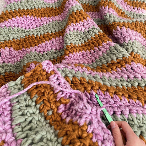 Dreamy Waves - Blanket
2