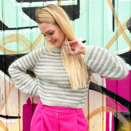 Berry - Sweater
1
