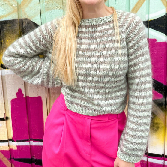 Berry - Sweater
2