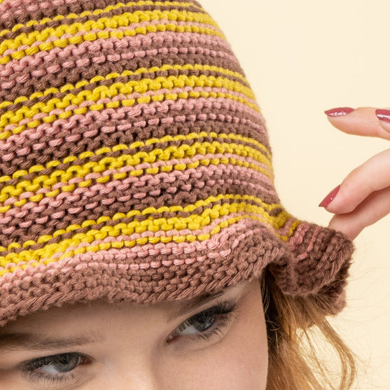 Sopka - Bucket hat with brim
3