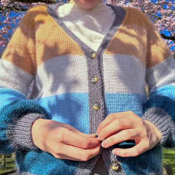 Brede Striber - Short Cardigan
7