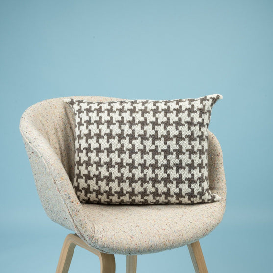 Letland - Pillow with cross pattern
2