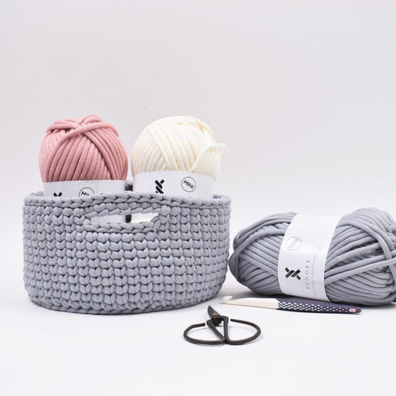 Bungee Basket with Handles - Big
5