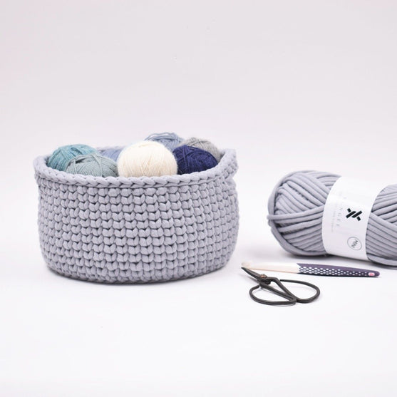 Bungee Basket with Handles - Big
2