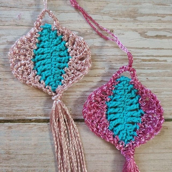 Glittery Lantern - Ornament
8