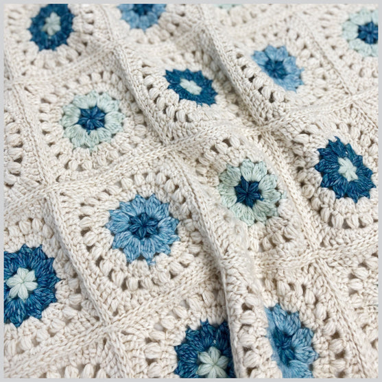 Blossom Throw - Couverture
3