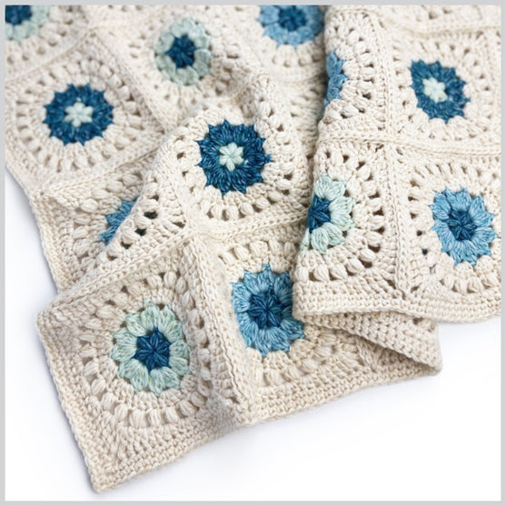 Blossom Throw - Couverture
1