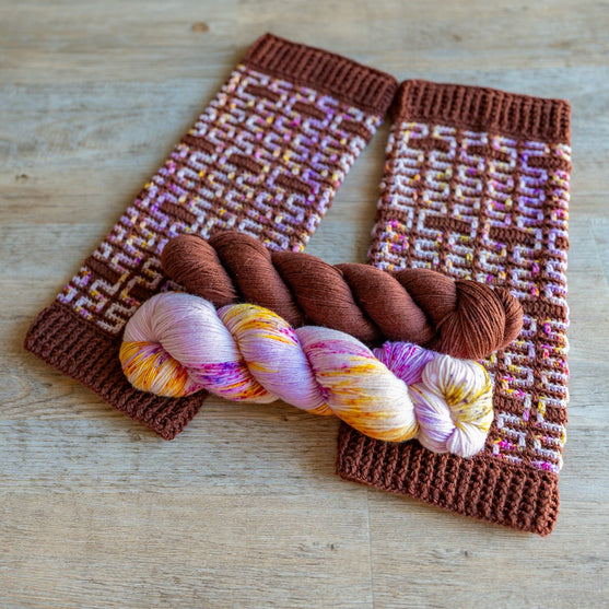 Twisted Maze - Leg Warmers
10