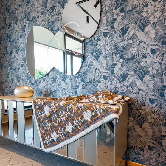 Pulse Of Love - Throw
5