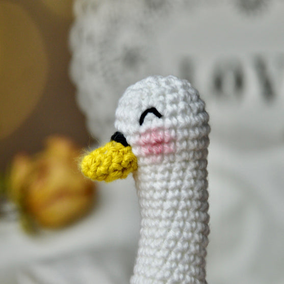 Valentina - Swan
4