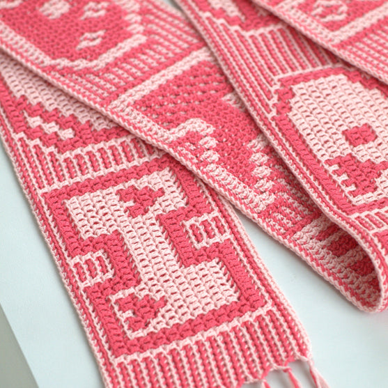 Hooked on You - Scarf
6
