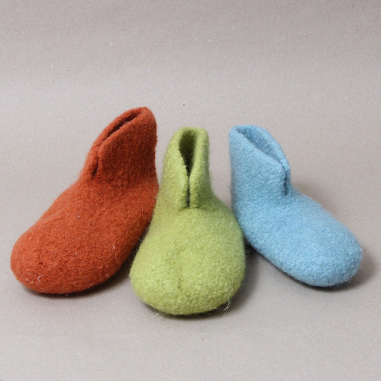 Chap - Crocheted children’s slippers
3