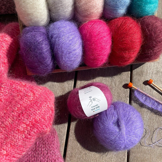 Rust & Rhythm - Bandana - Knit Kit
14