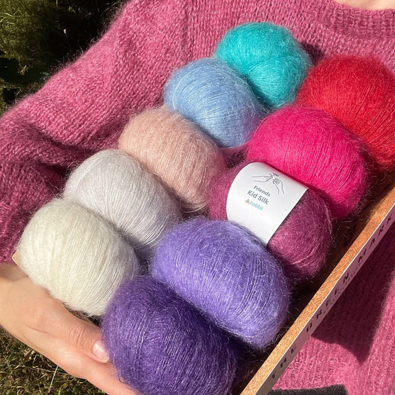 Rust & Rhythm - Bandana - Knit Kit
23