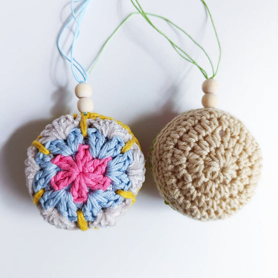 Skina - Christmas Baubles
5