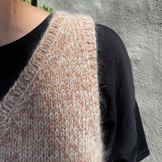 Betty - Vest
4