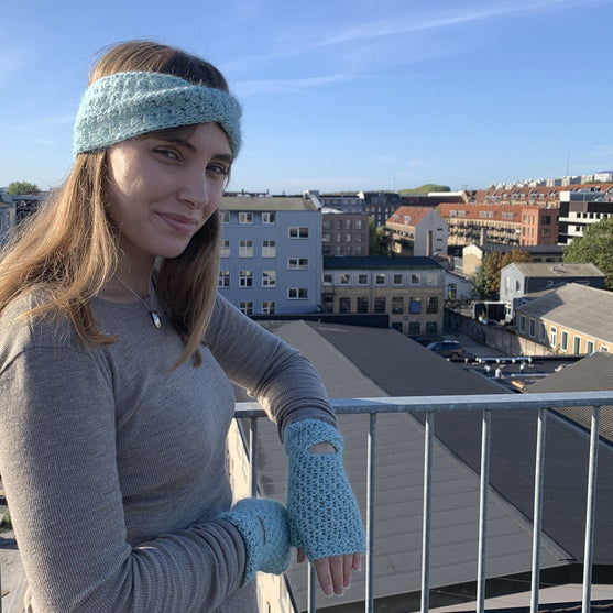 Soft Twist - Mittens and Headband
5