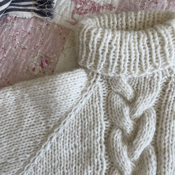 Aviaja – Sweater
5