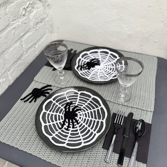 Halloween Spider - Table Settings
2