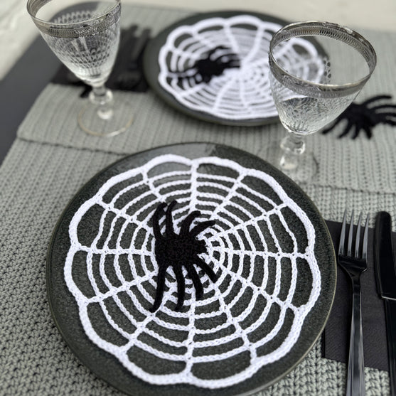 Halloween Spider - Table Settings
3